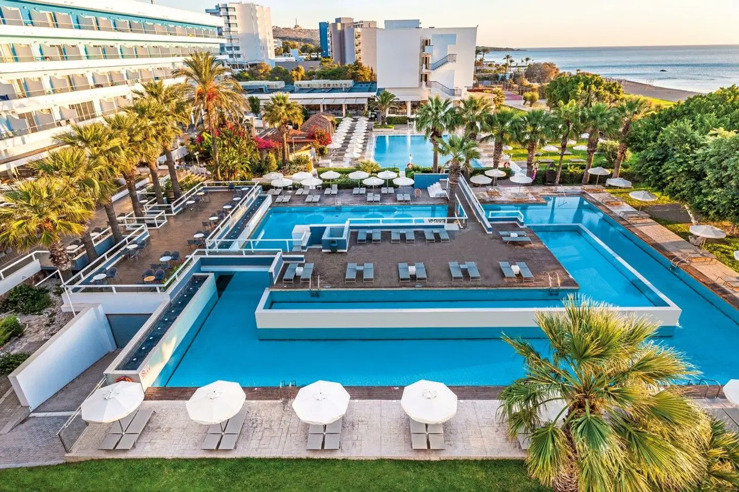 Blue Sea Beach Resort OUTDOOR_POOL