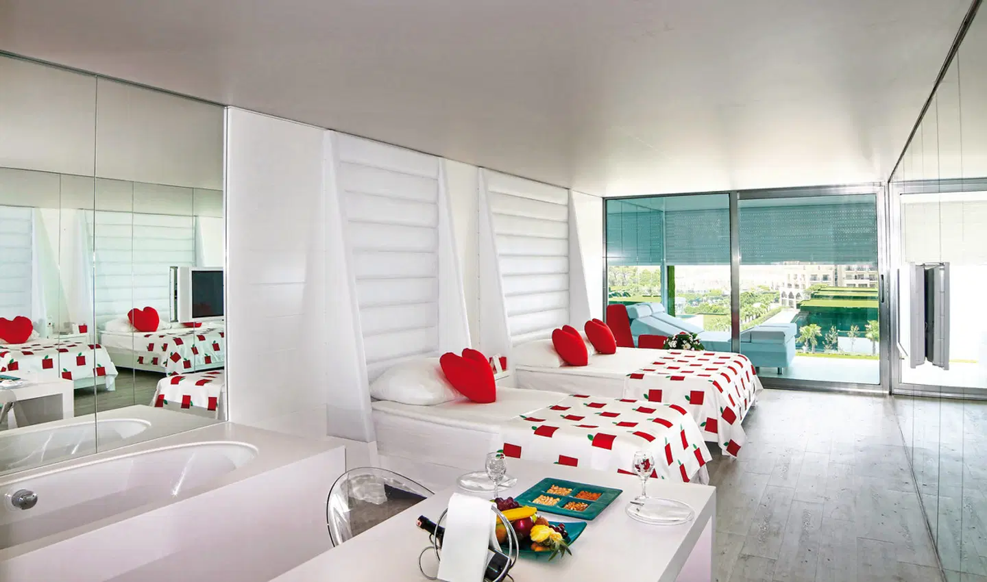 Adam & Eve ROOM_EXAMPLE