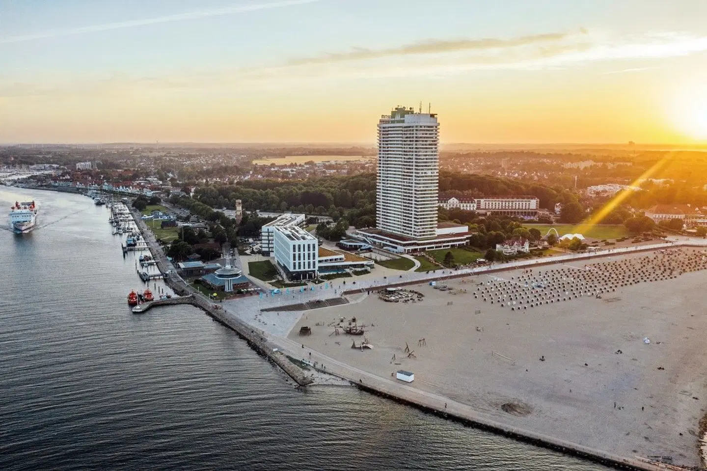 aja Travemünde BEACH