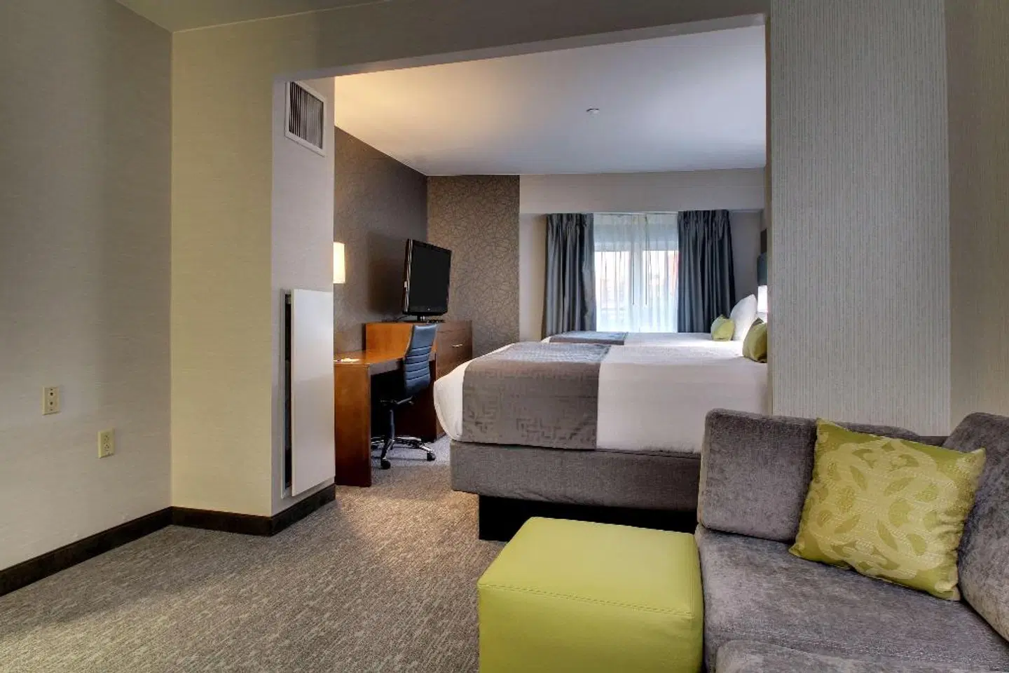 Best Western PLUS Roundhouse Suites Boston ROOM_EXAMPLE