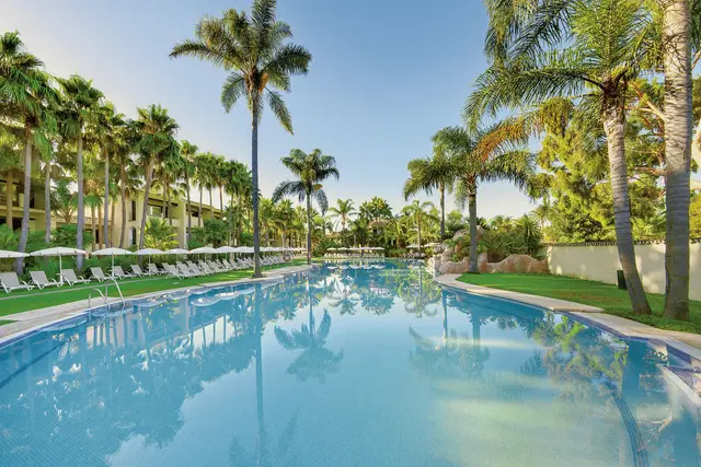 BlueBay Banús OUTDOOR_POOL