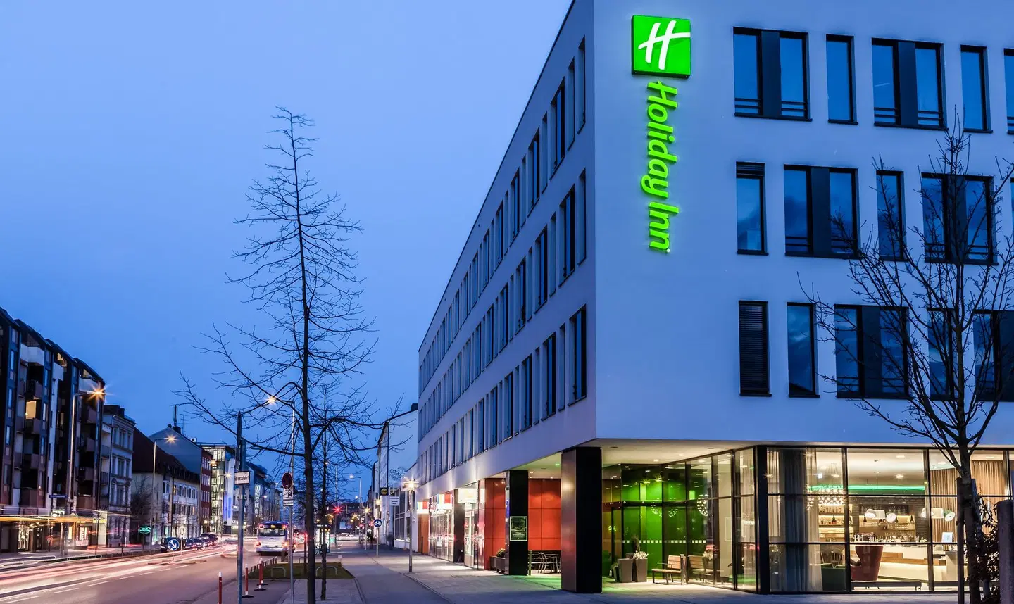 Holiday Inn München - Westpark EXTERIOR