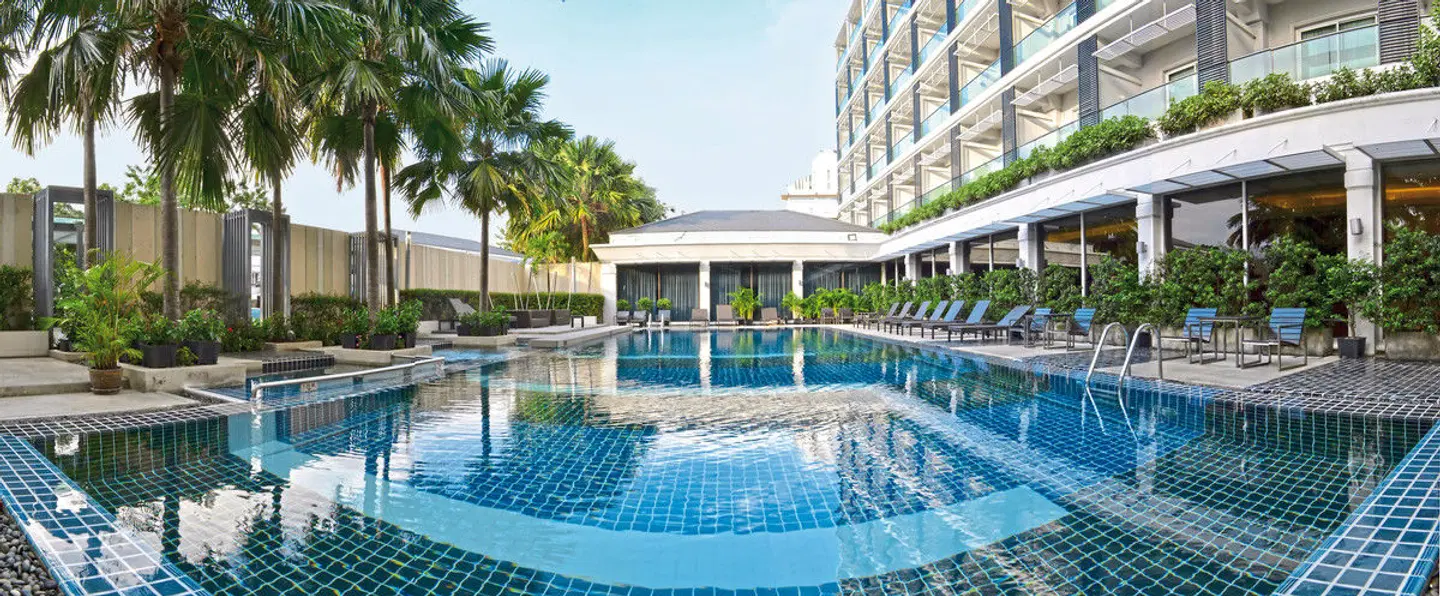 Royal Princess Larn Luang Bangkok OUTDOOR_POOL