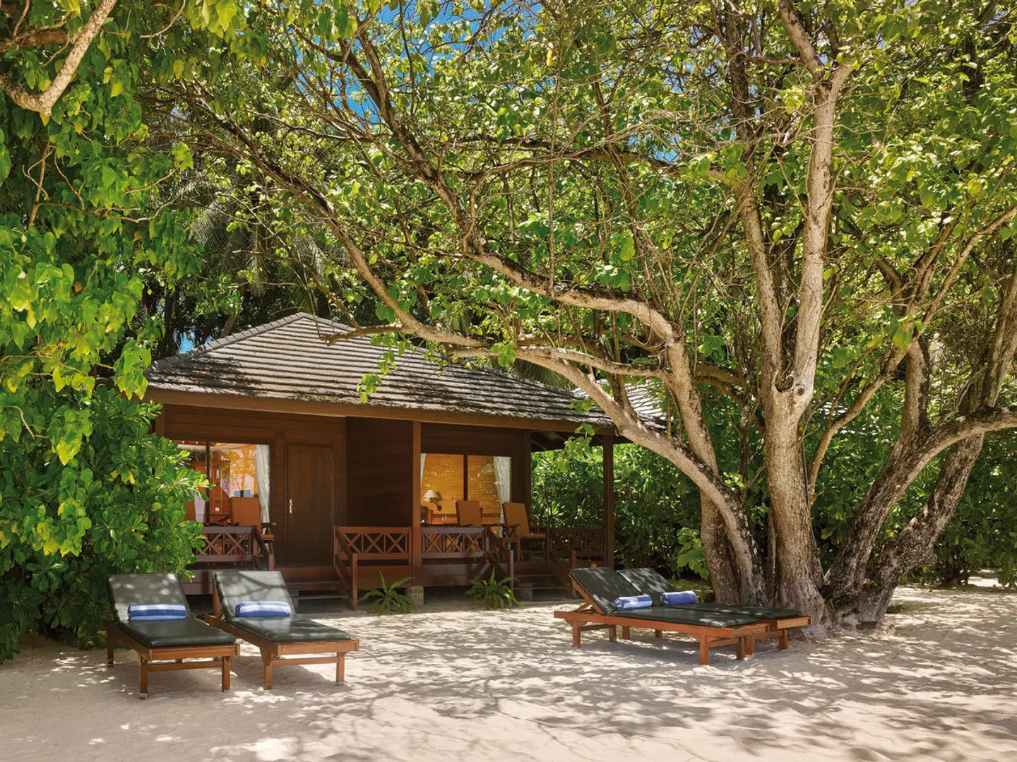 Royal Island Resort & Spa BEACH