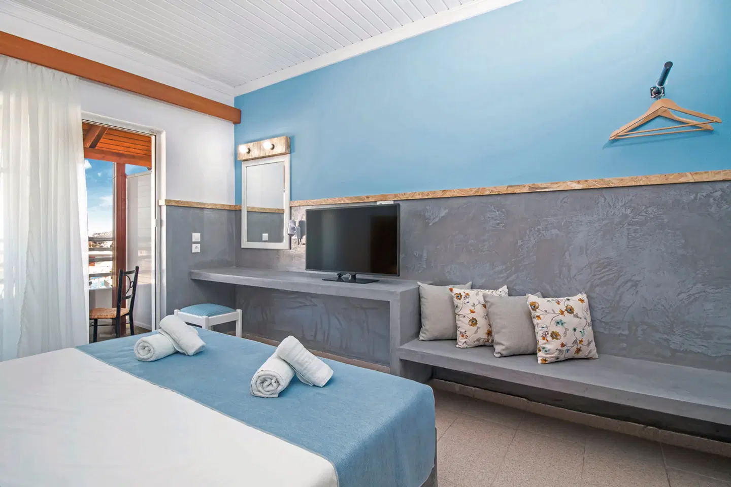 Tinas Plus Hotel ROOM_EXAMPLE