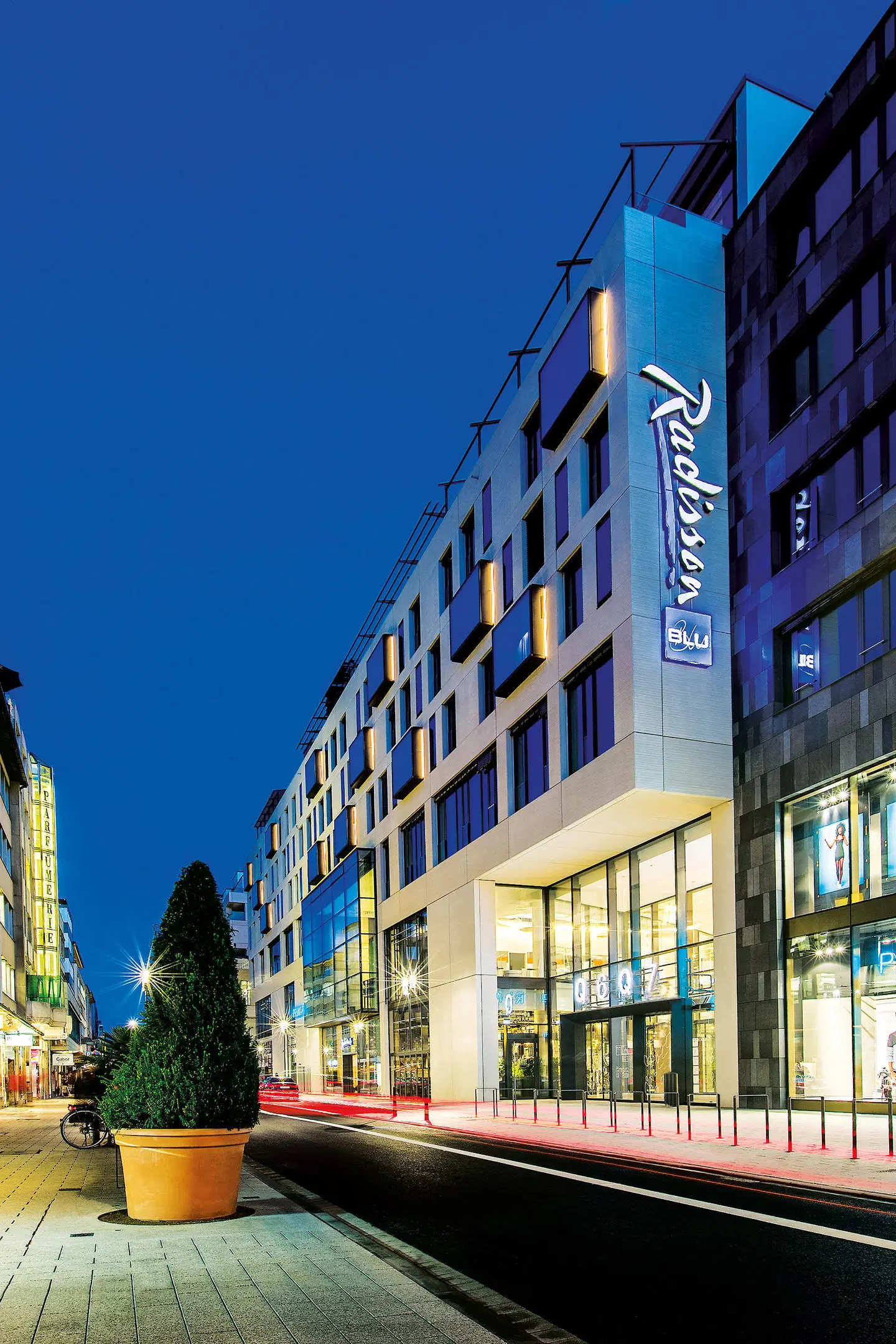 Radisson Blu Hotel, Mannheim EXTERIOR