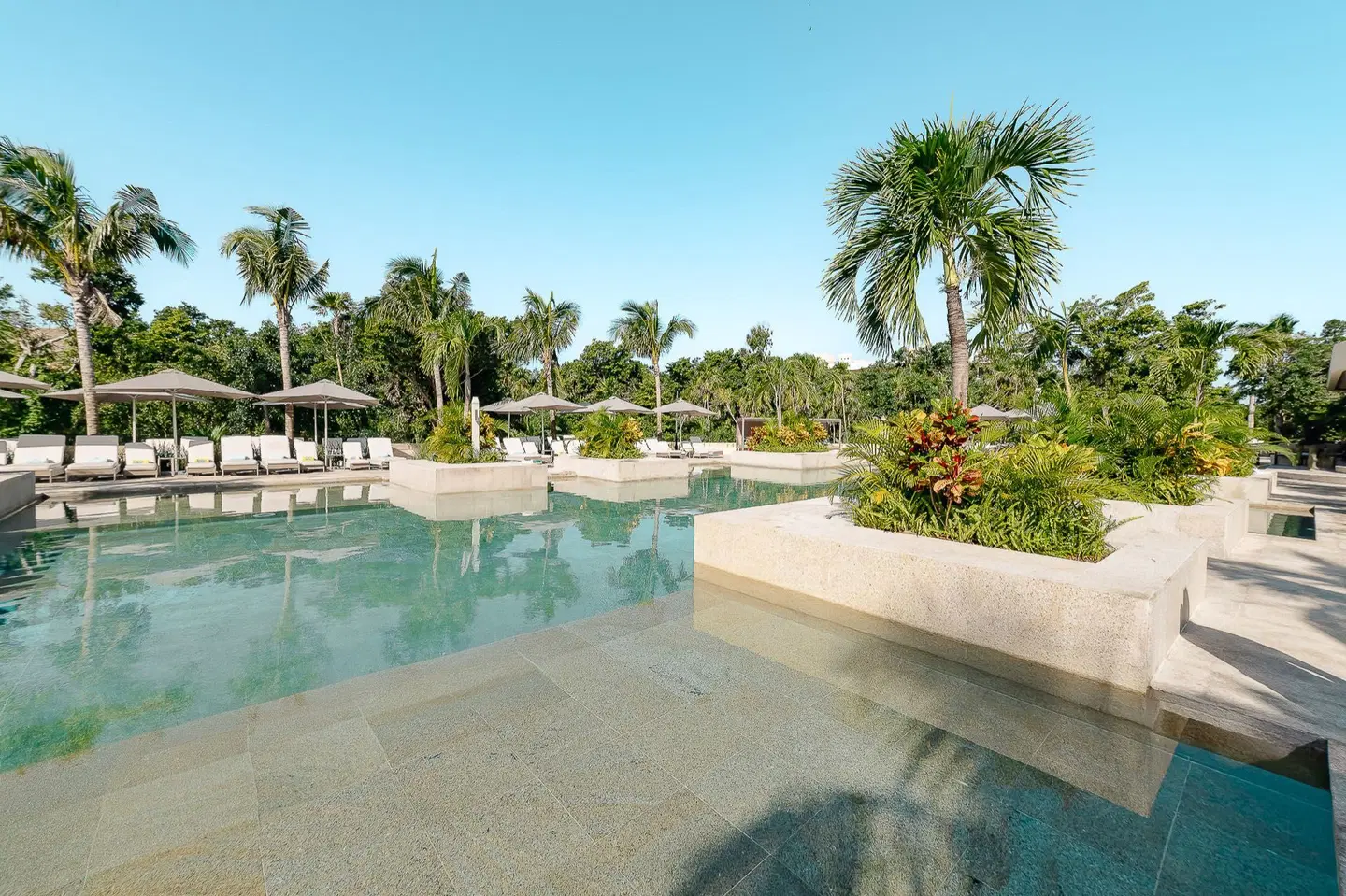 Family Selection at Grand Palladium Kantenah Resort & Spa OUTDOOR_POOL