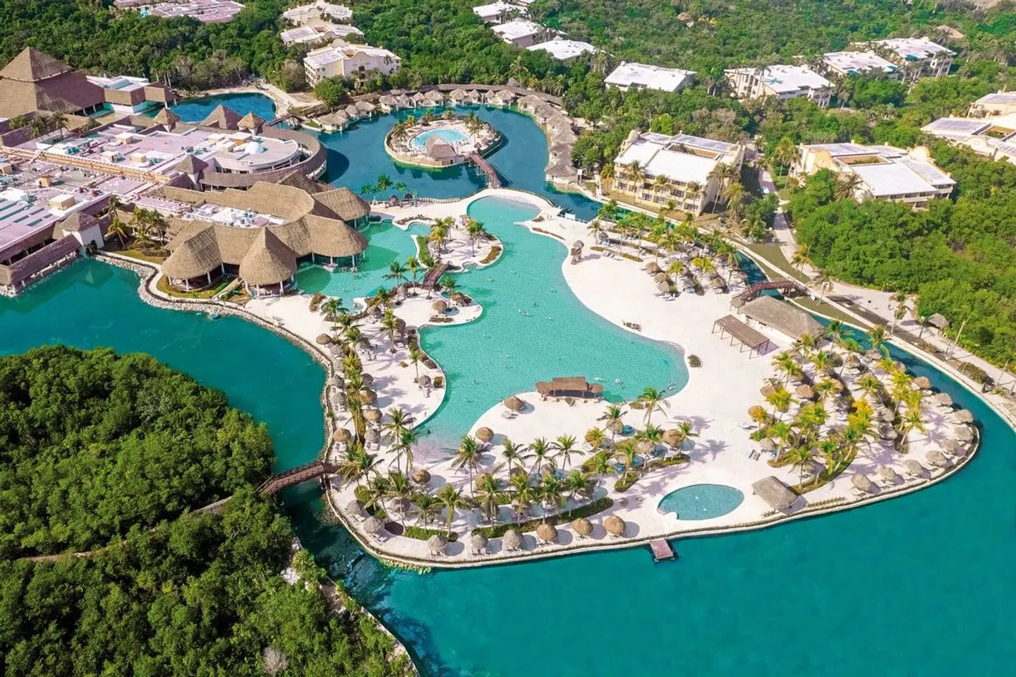 Family Selection At Grand Palladium Kantenah Resort & Spa EXTERIOR