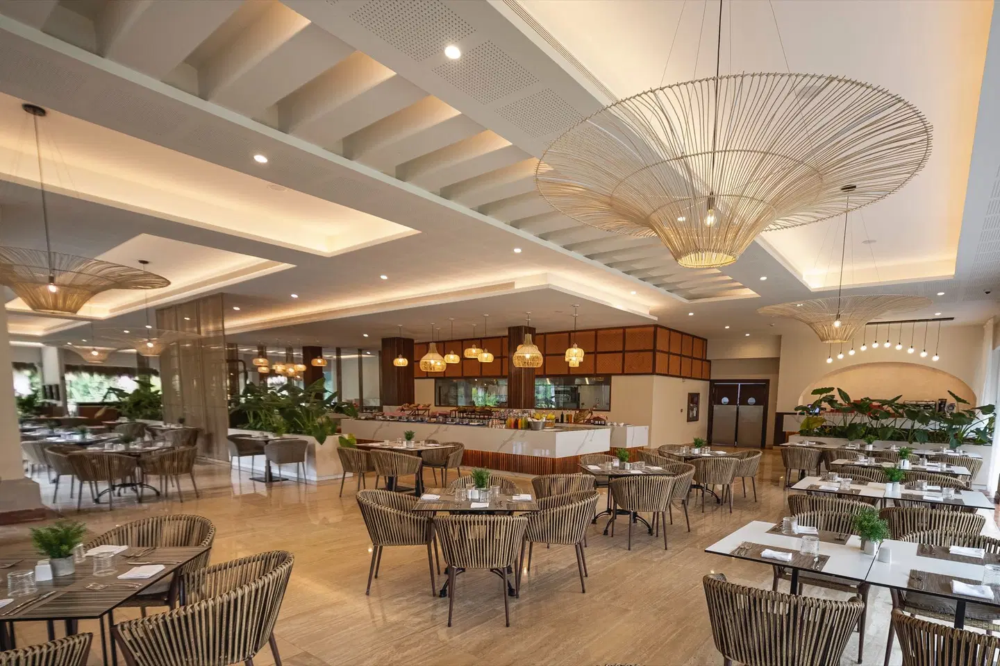 Family Selection at Grand Palladium Kantenah Resort & Spa Restaurant