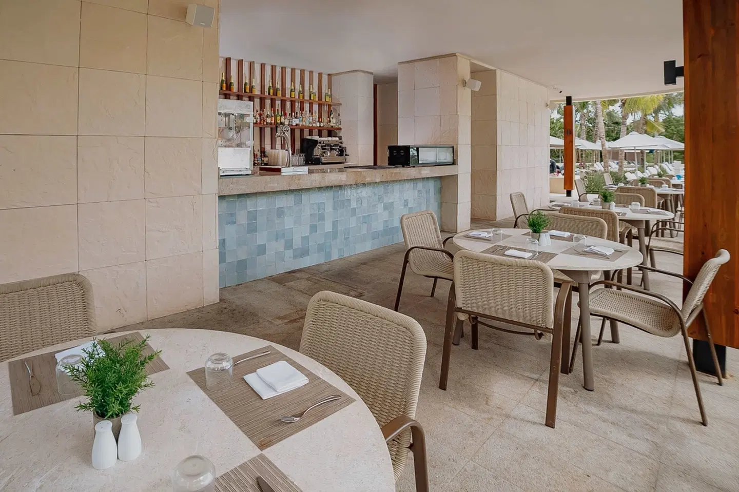 Family Selection at Grand Palladium Kantenah Resort & Spa LOUNGE_LOBBY