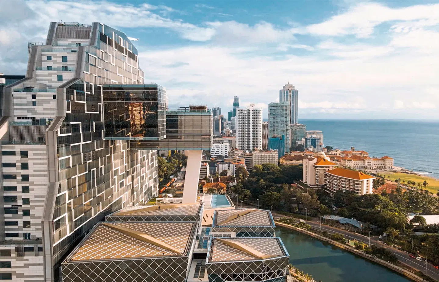 Cinnamon Life at City of Dreams Terrasse