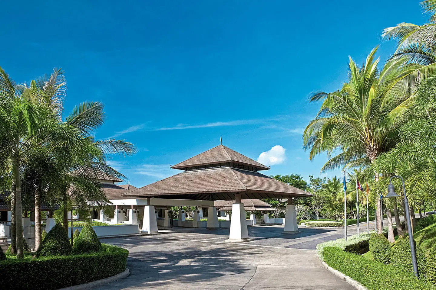 Dusit Thani Krabi Beach Resort EXTERIOR