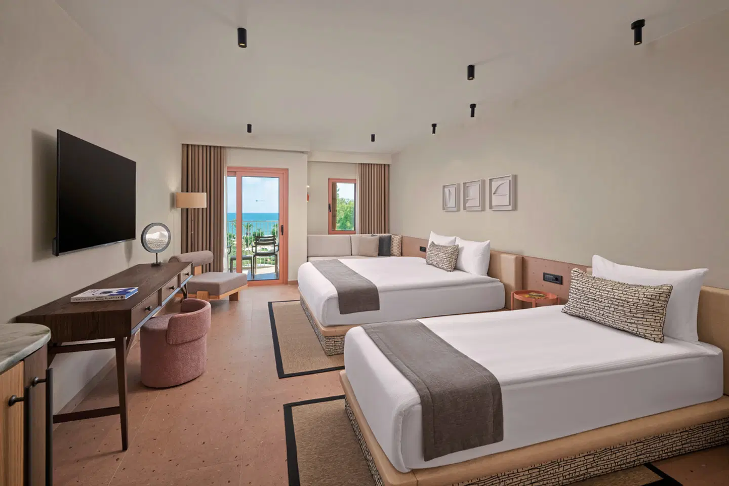 Paloma Grida ROOM_EXAMPLE