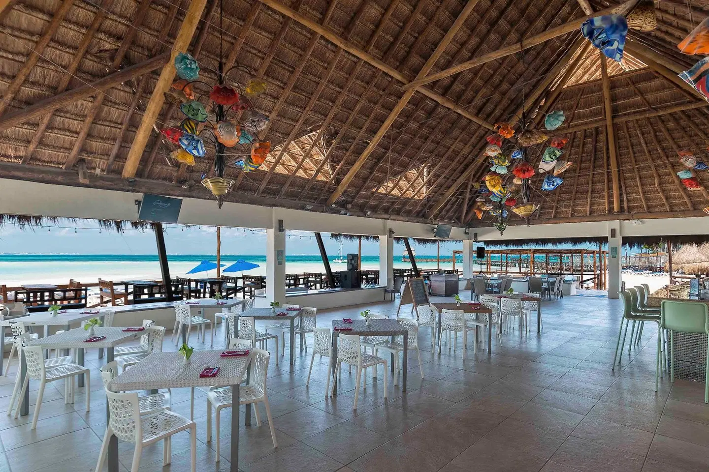 MIA Reef Isla Mujeres Resort Bar