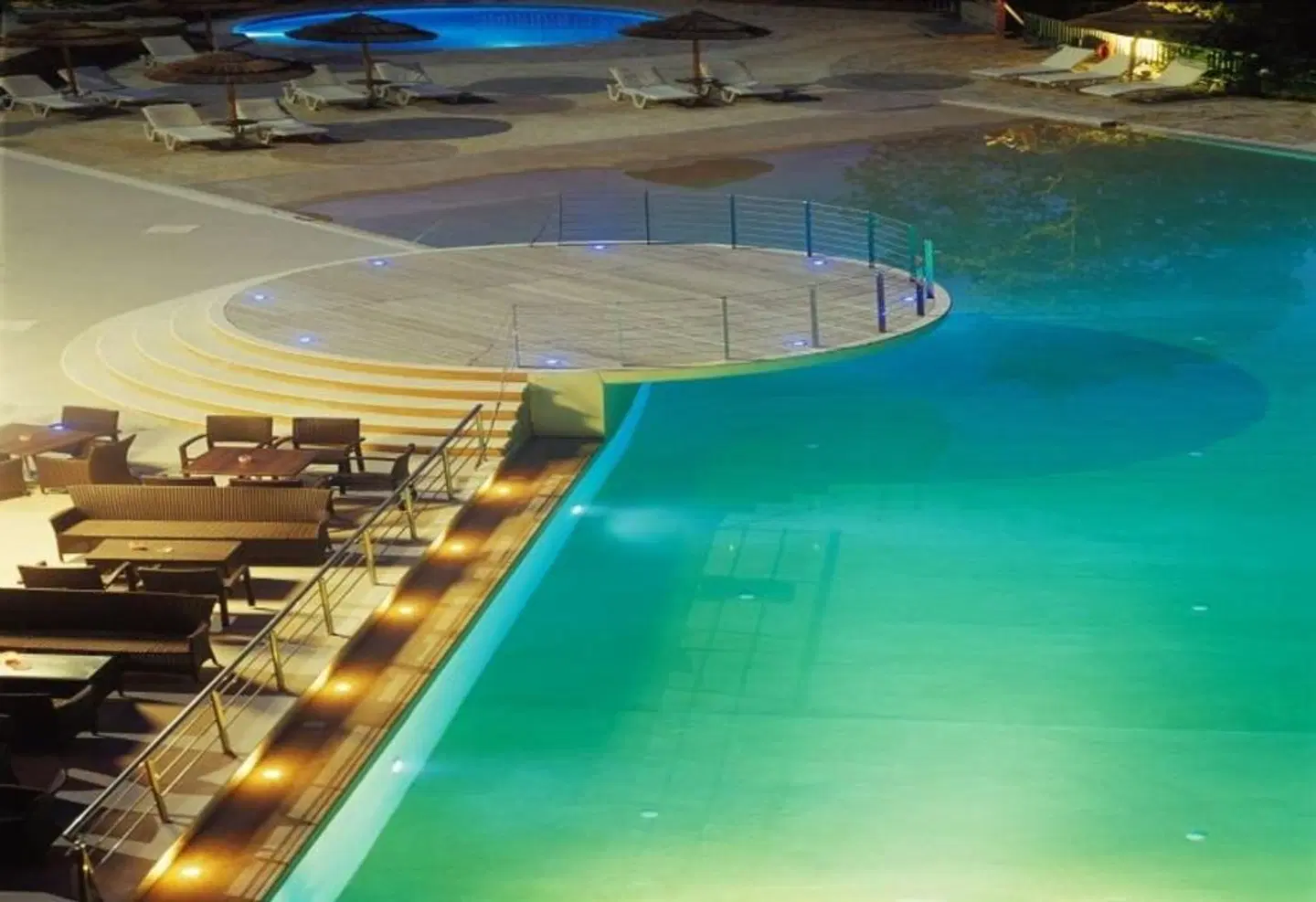 Ariti Grand Hotel OUTDOOR_POOL