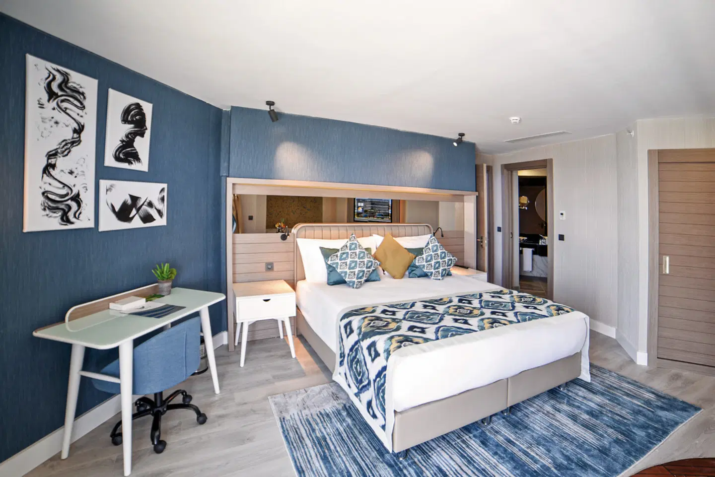 Royal Wings Hotel ROOM_EXAMPLE