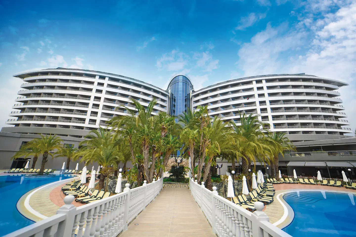 Royal Wings Hotel EXTERIOR