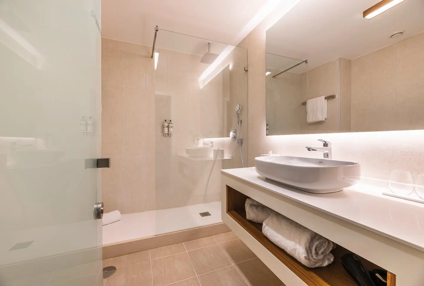 Regency Salgados Hotel & Spa BATHROOM