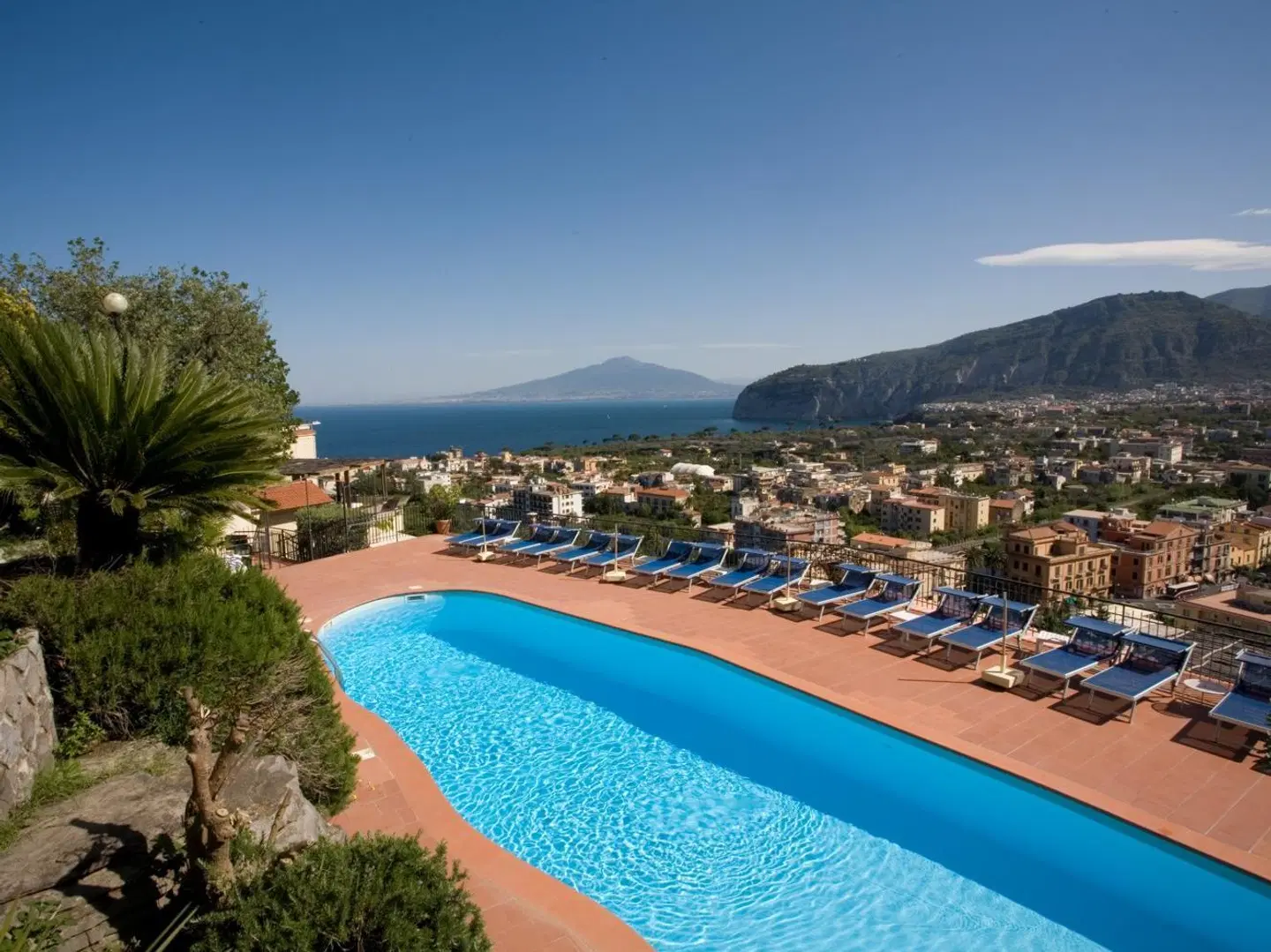 Cristina OUTDOOR_POOL