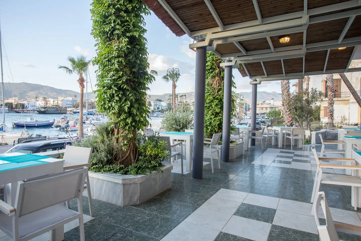 Kosta Palace Terrasse