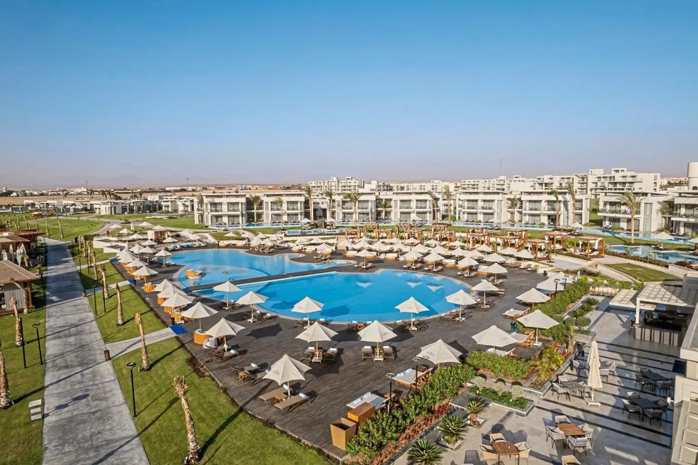 Rixos Premium Magawish Suites & Villas OUTDOOR_POOL