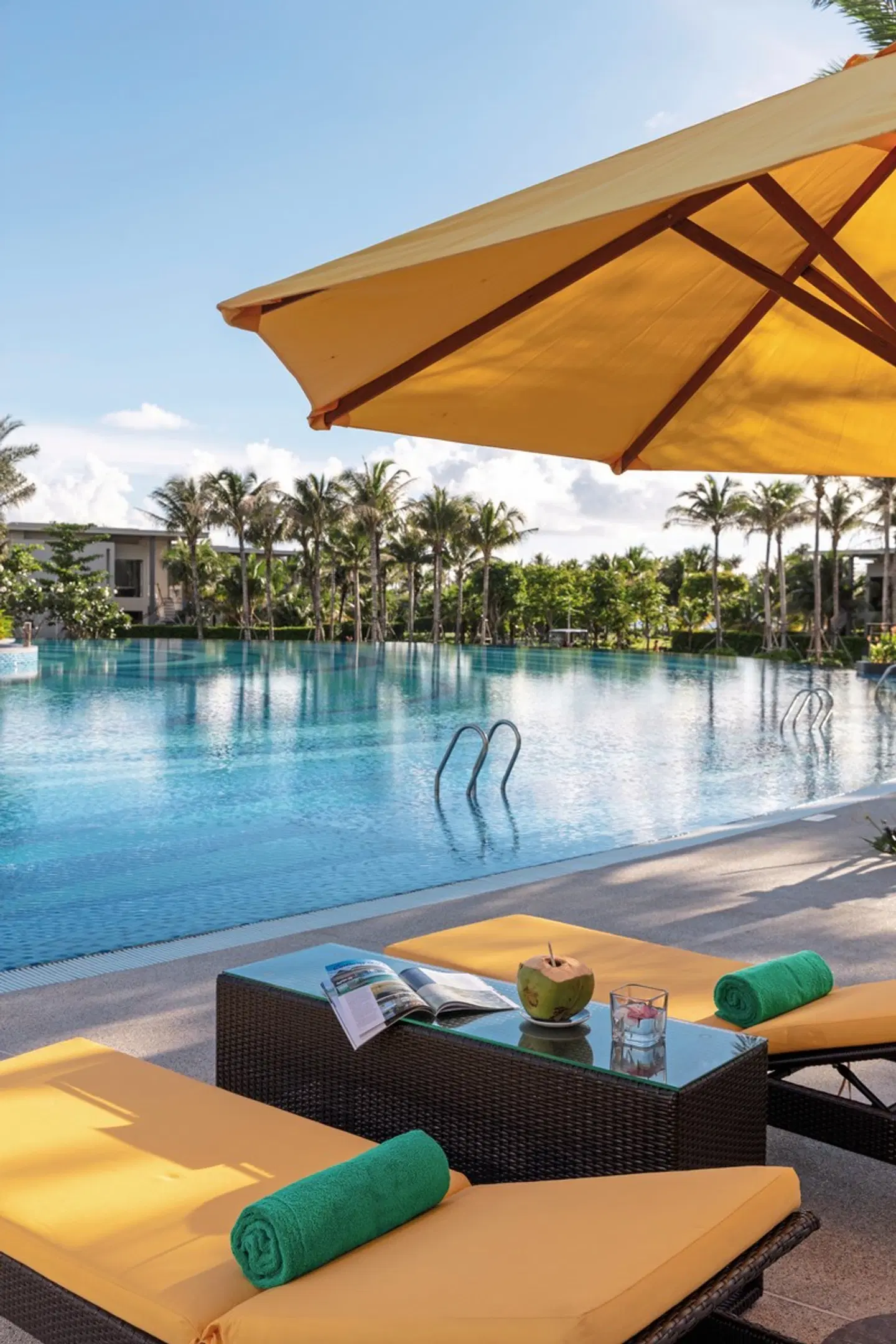 Pullman Phu Quoc Beach Resort OUTDOOR_POOL