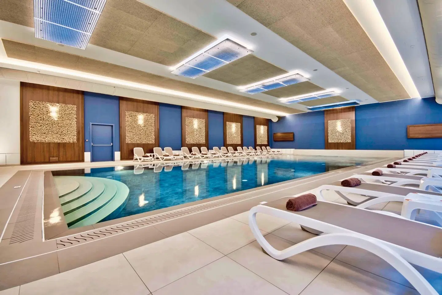 DoubleTree by Hilton Malta INDOOR_POOL