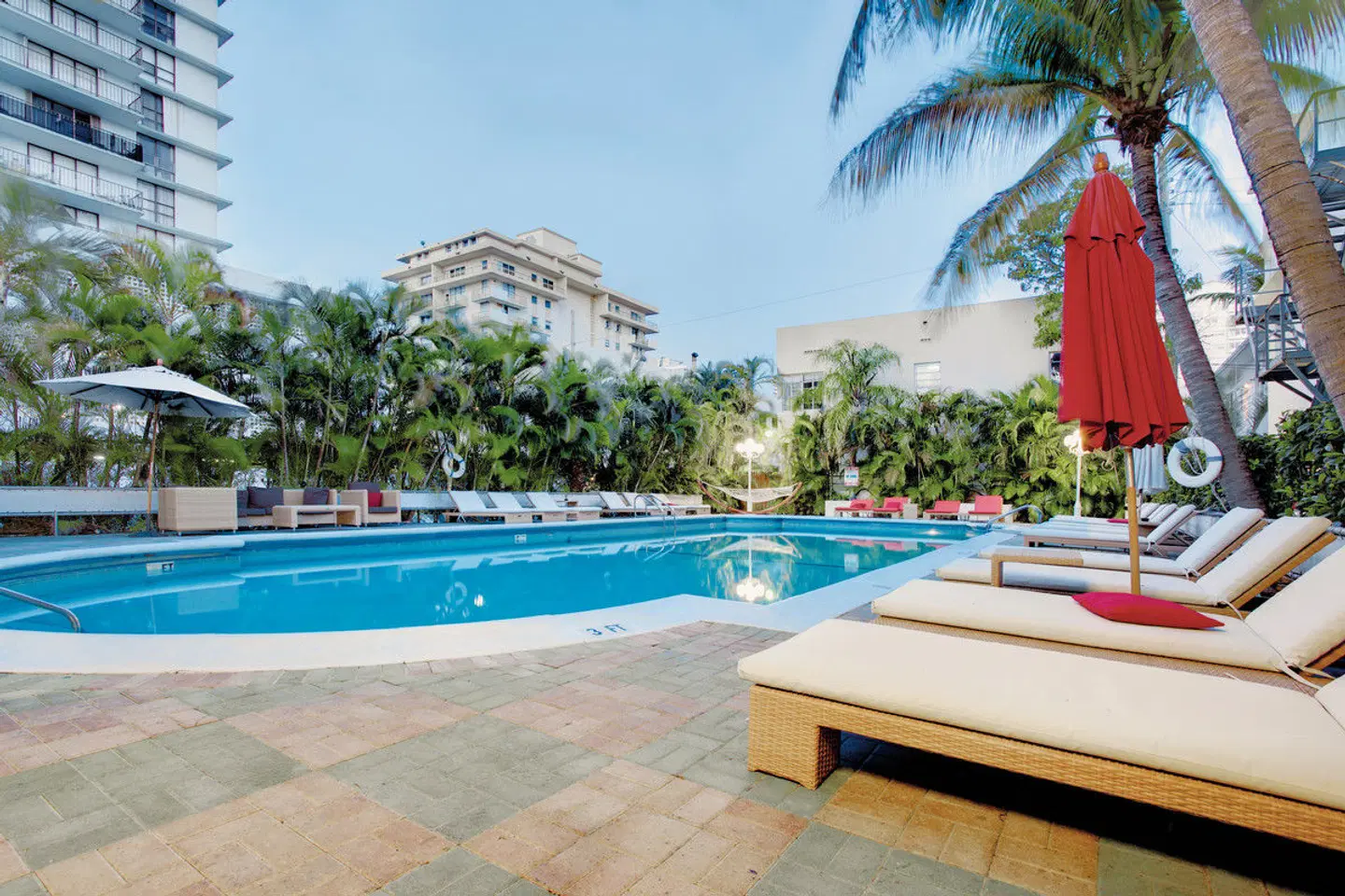 Dorchester Hotel OUTDOOR_POOL