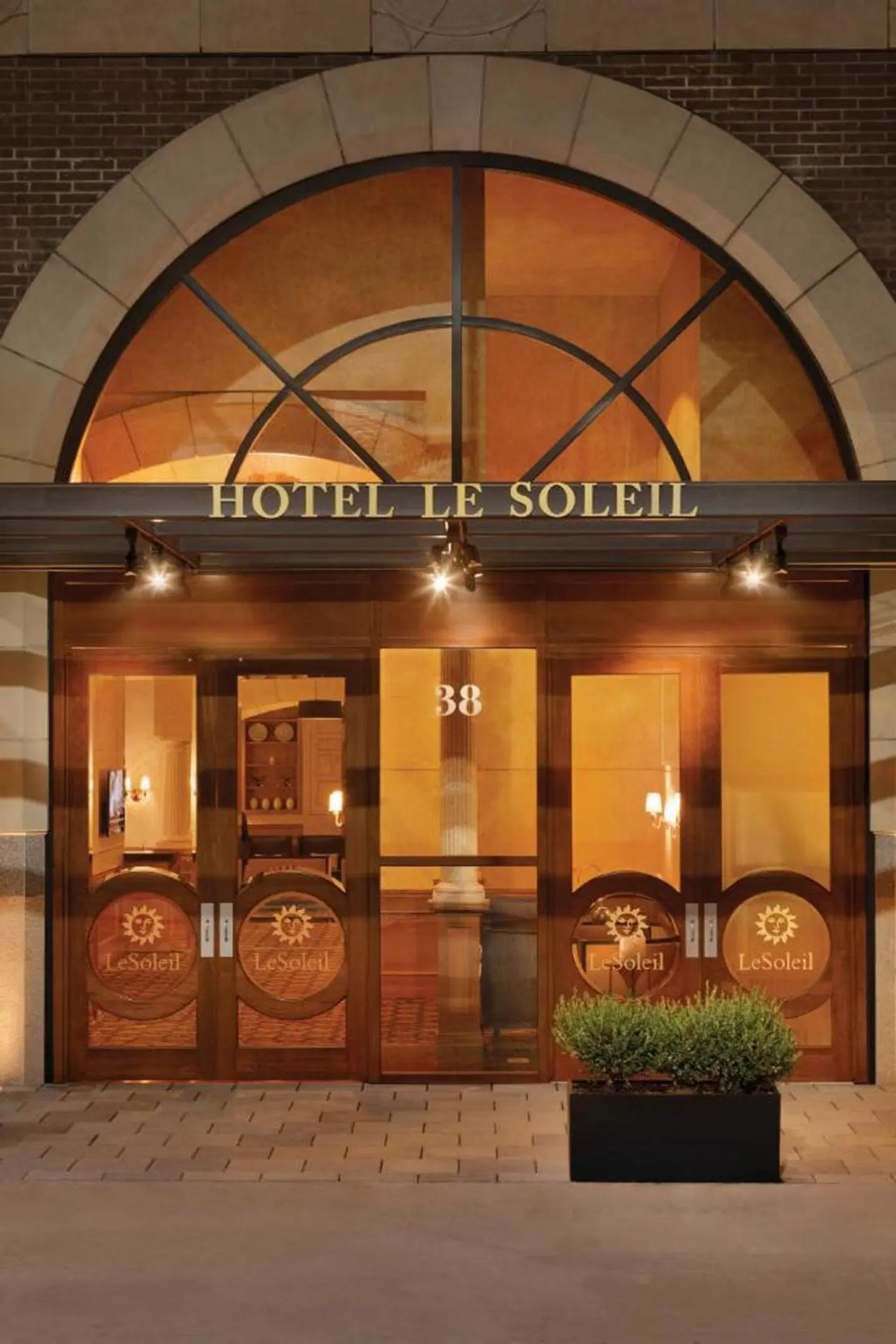 Executive Hotel Le Soleil New York EXTERIOR