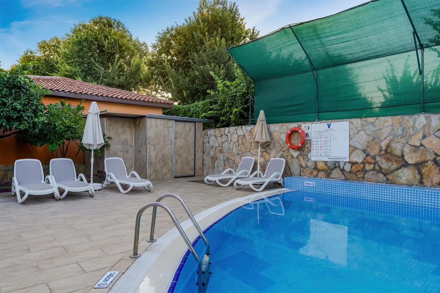 Özlem Garden Hotel OUTDOOR_POOL