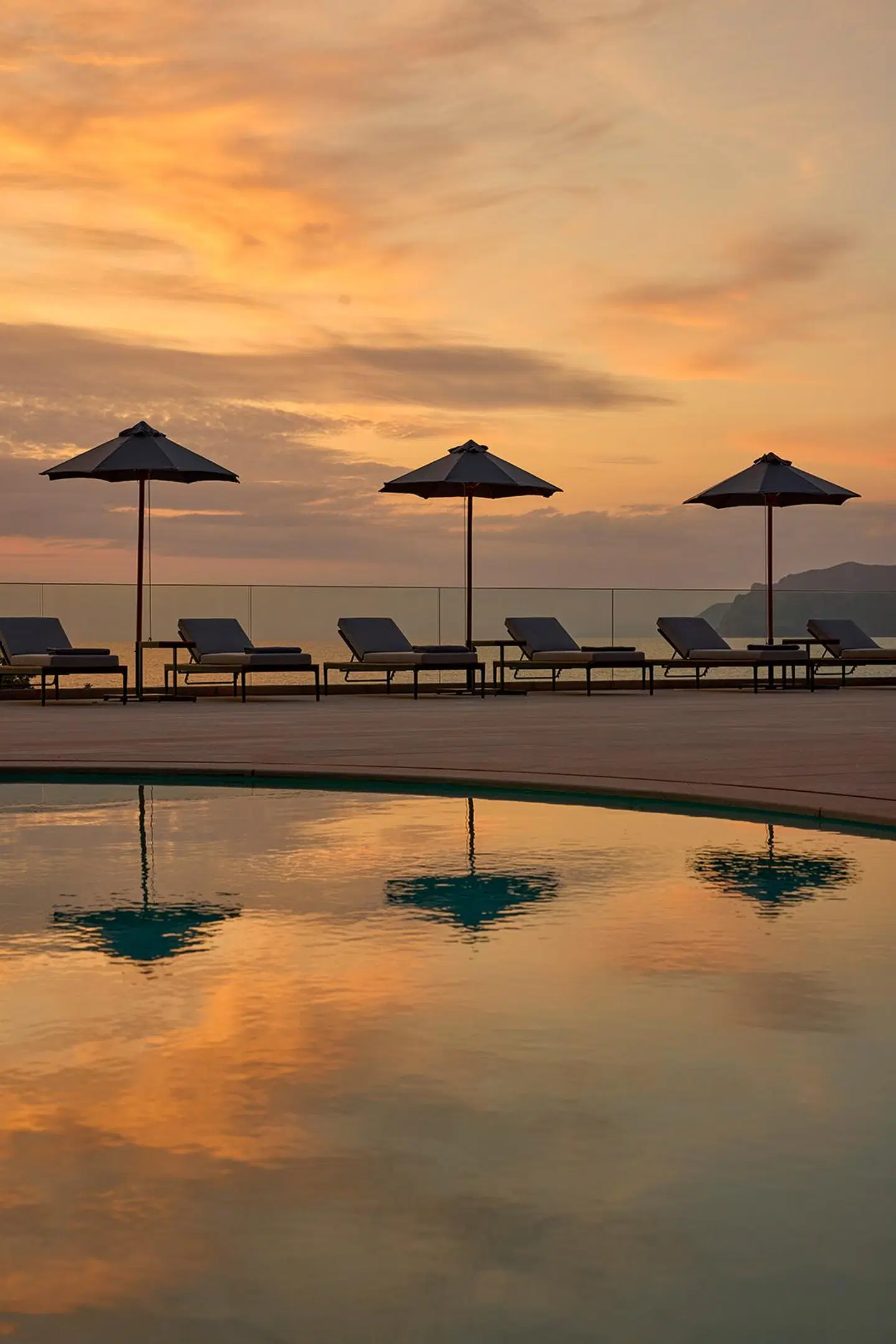 Ella Álkyna OUTDOOR_POOL