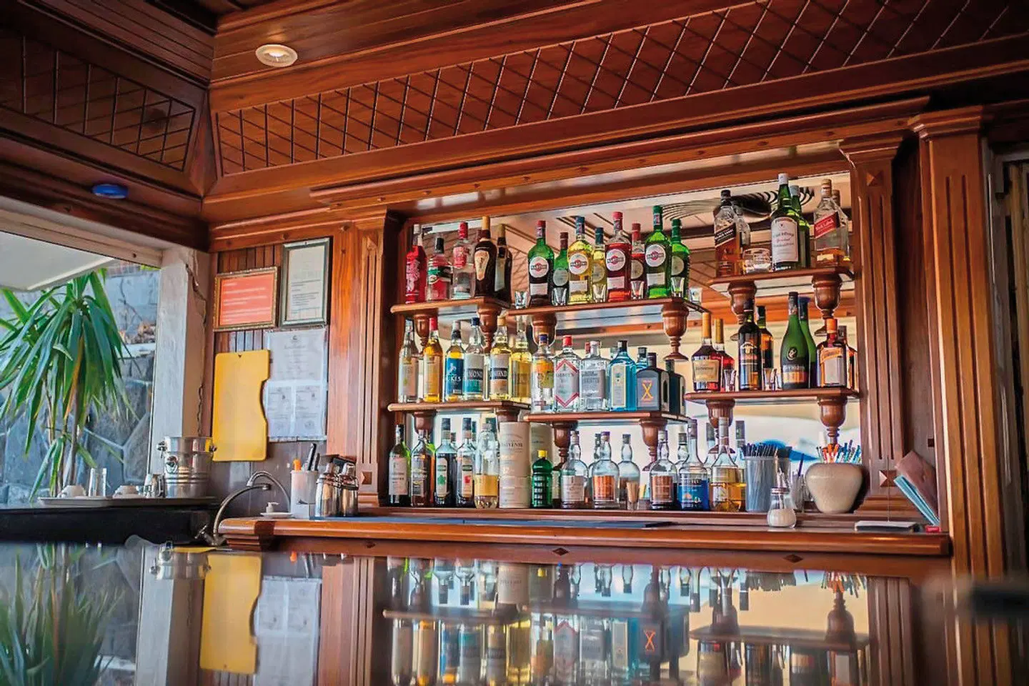 Gold Beach Resort & Spa Bar