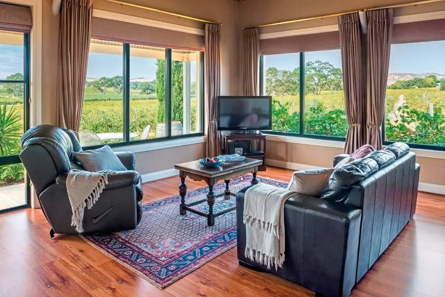 Barossa Shiraz Estate LOUNGE_LOBBY