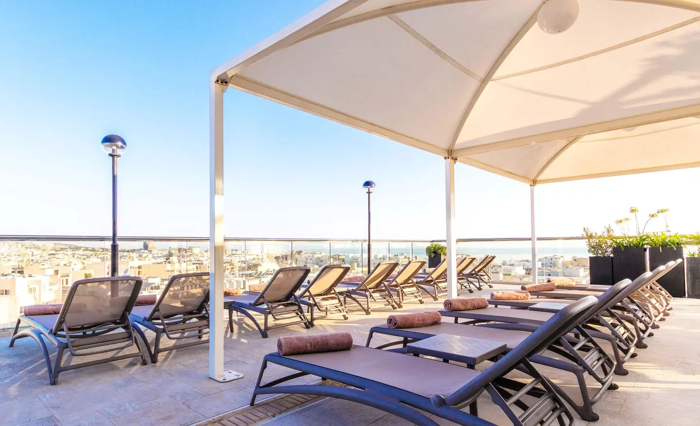 AX Victoria Hotel OUTDOOR_POOL