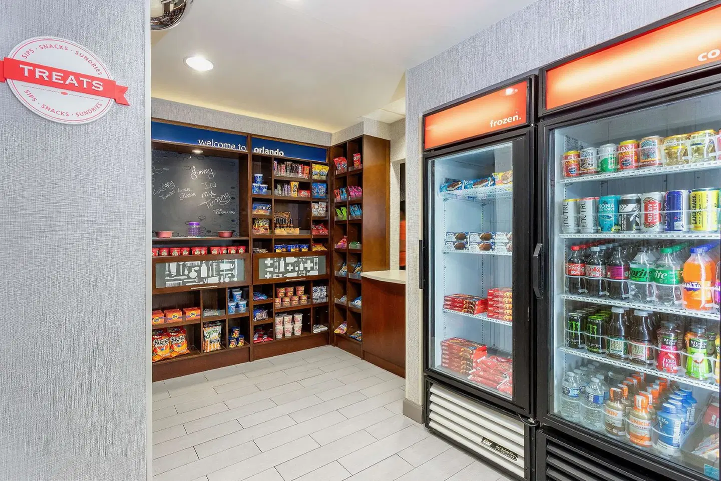 Hampton Inn Orlando-International Airport Bar