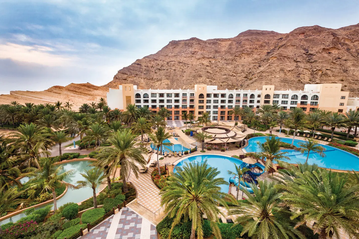 DoubleTree by Hilton Muscat Al Waha EXTERIOR