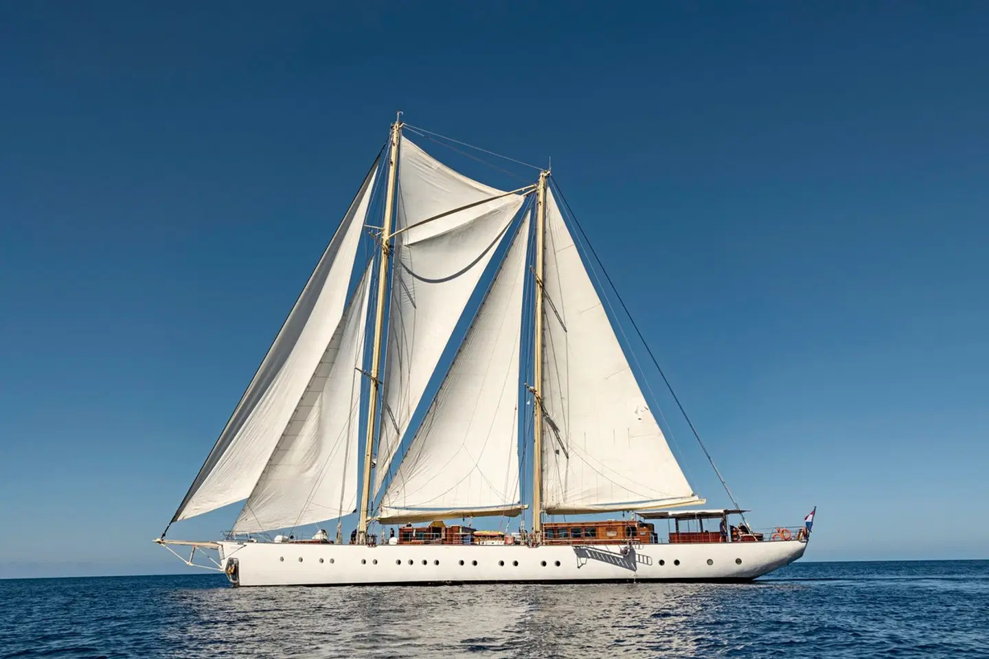 CHRONOS - Traumsegeln in die Tobago Cays EXTERIOR