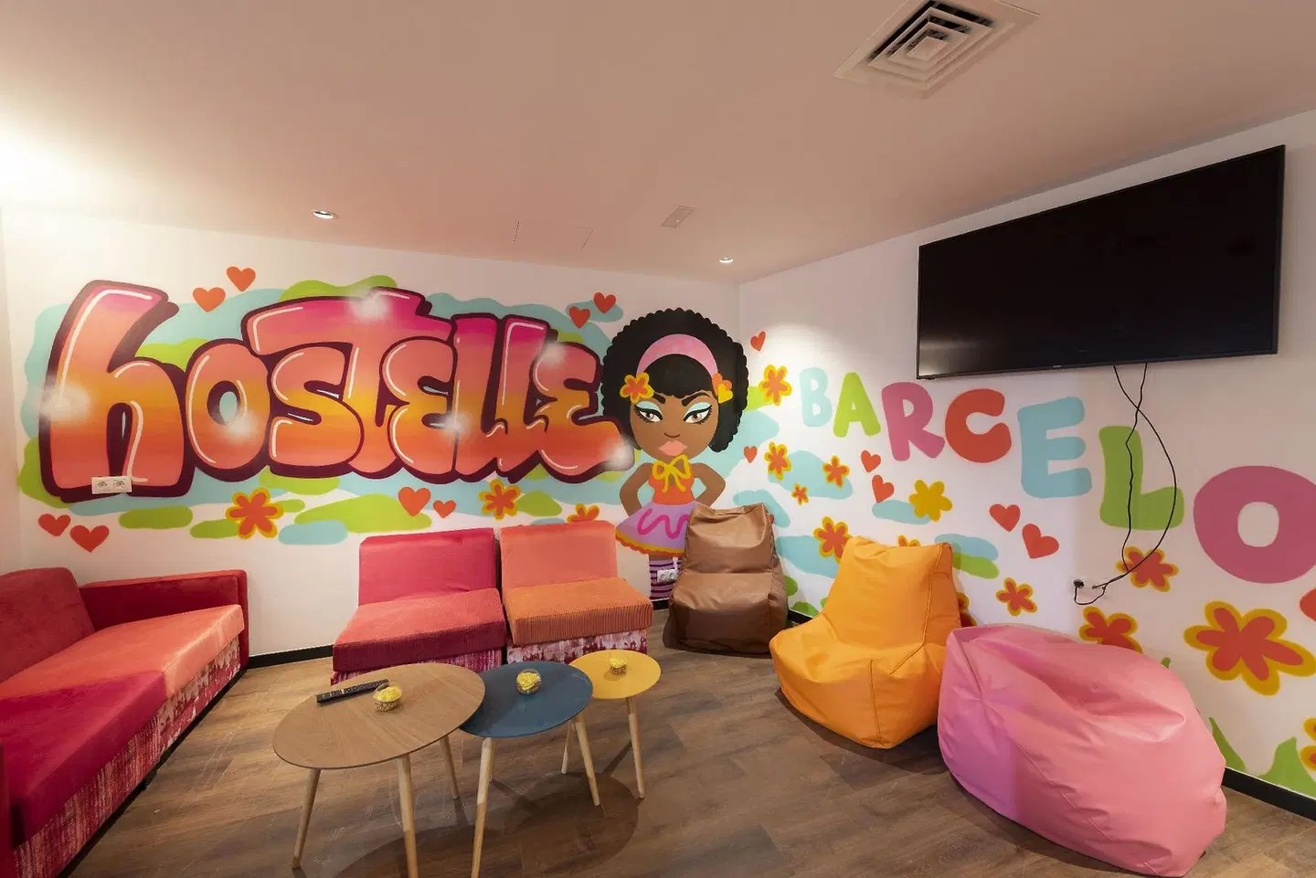 Hostelle - Women only hostel Barcelona SPORTS_AND_LEISURE