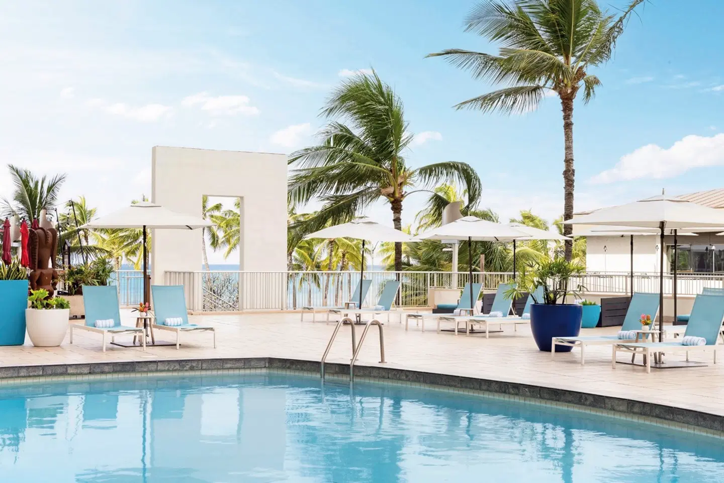 The Twin Fin OUTDOOR_POOL