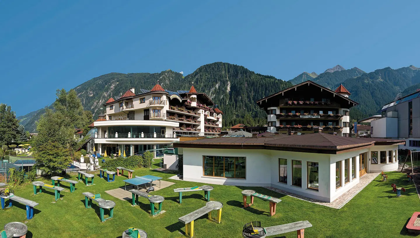 Sport & Spa Hotel Strass EXTERIOR
