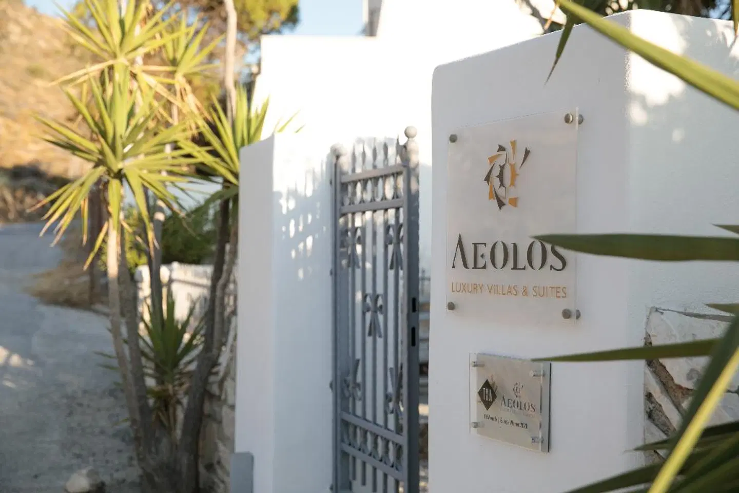 Aeolos Luxury Villas & Suites EXTERIOR