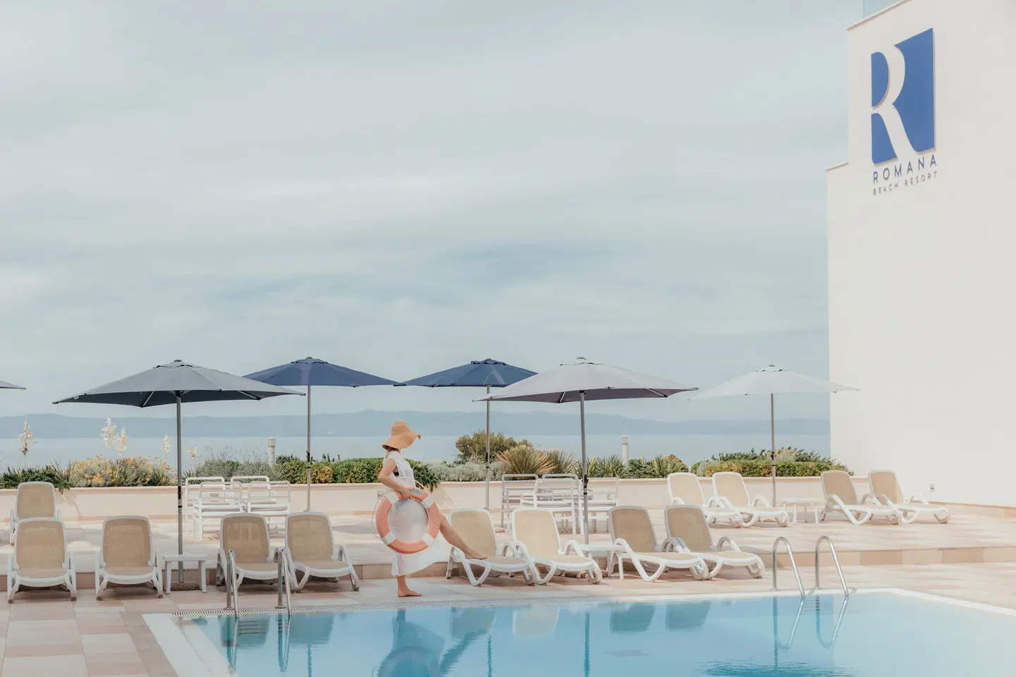 Romana Beach Apartments OUTDOOR_POOL