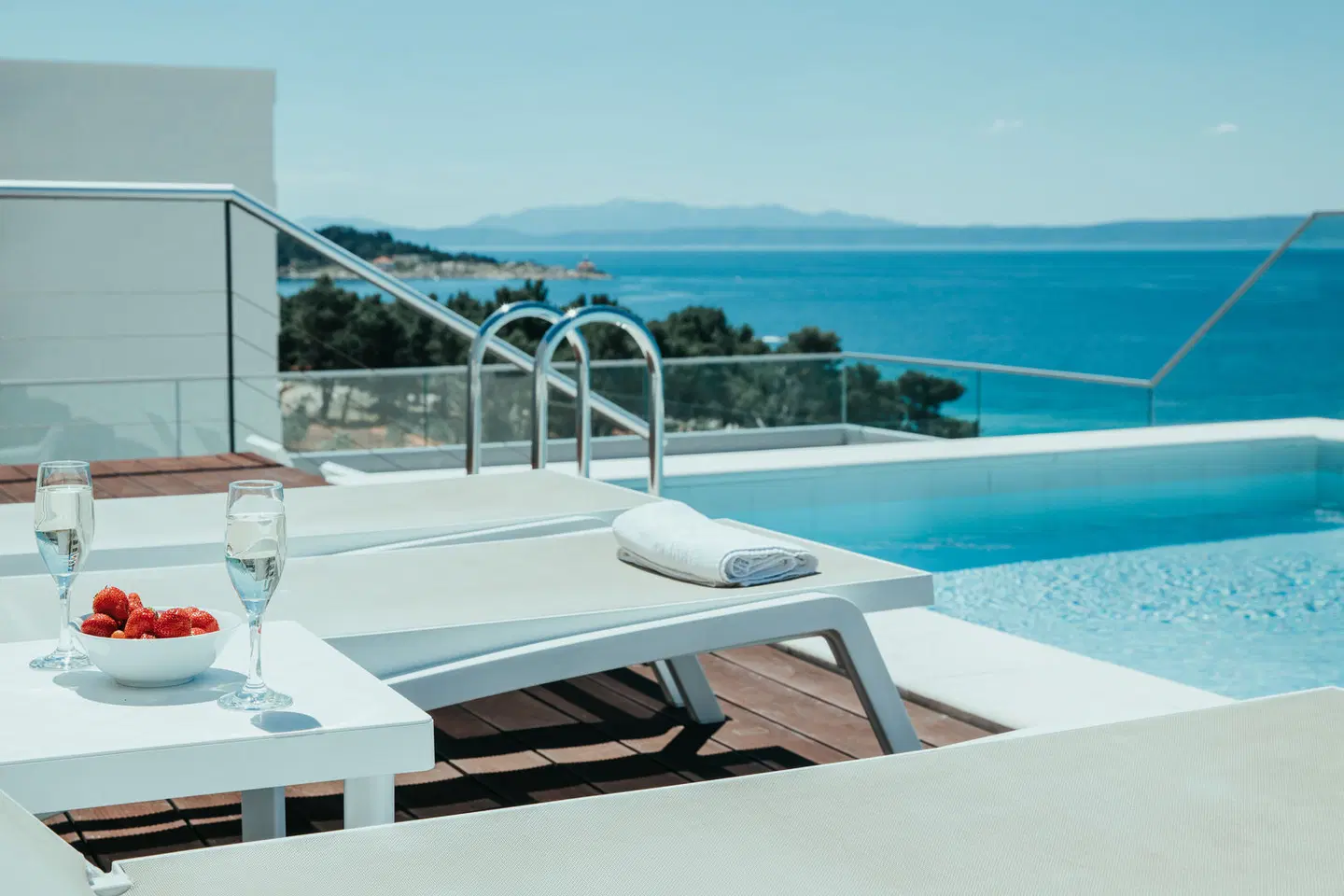 Romana Beach Apartments Terrasse