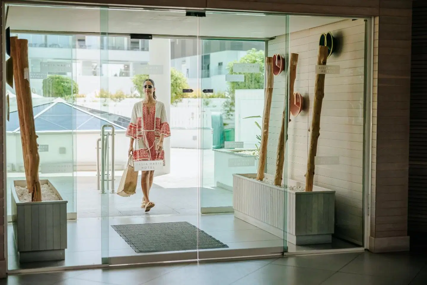 Tasia Maris Sands LOUNGE_LOBBY