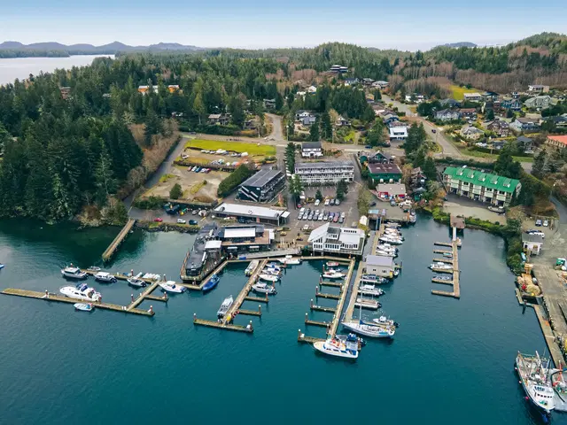Tofino Resort & Marina EXTERIOR