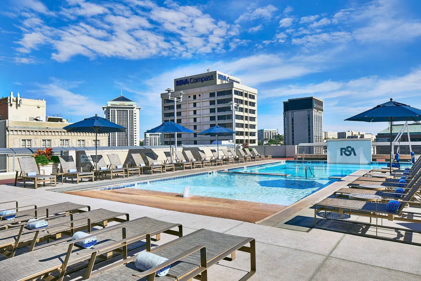 Renaissance Montgomery Hotel & Spa at The Convention Center OUTDOOR_POOL