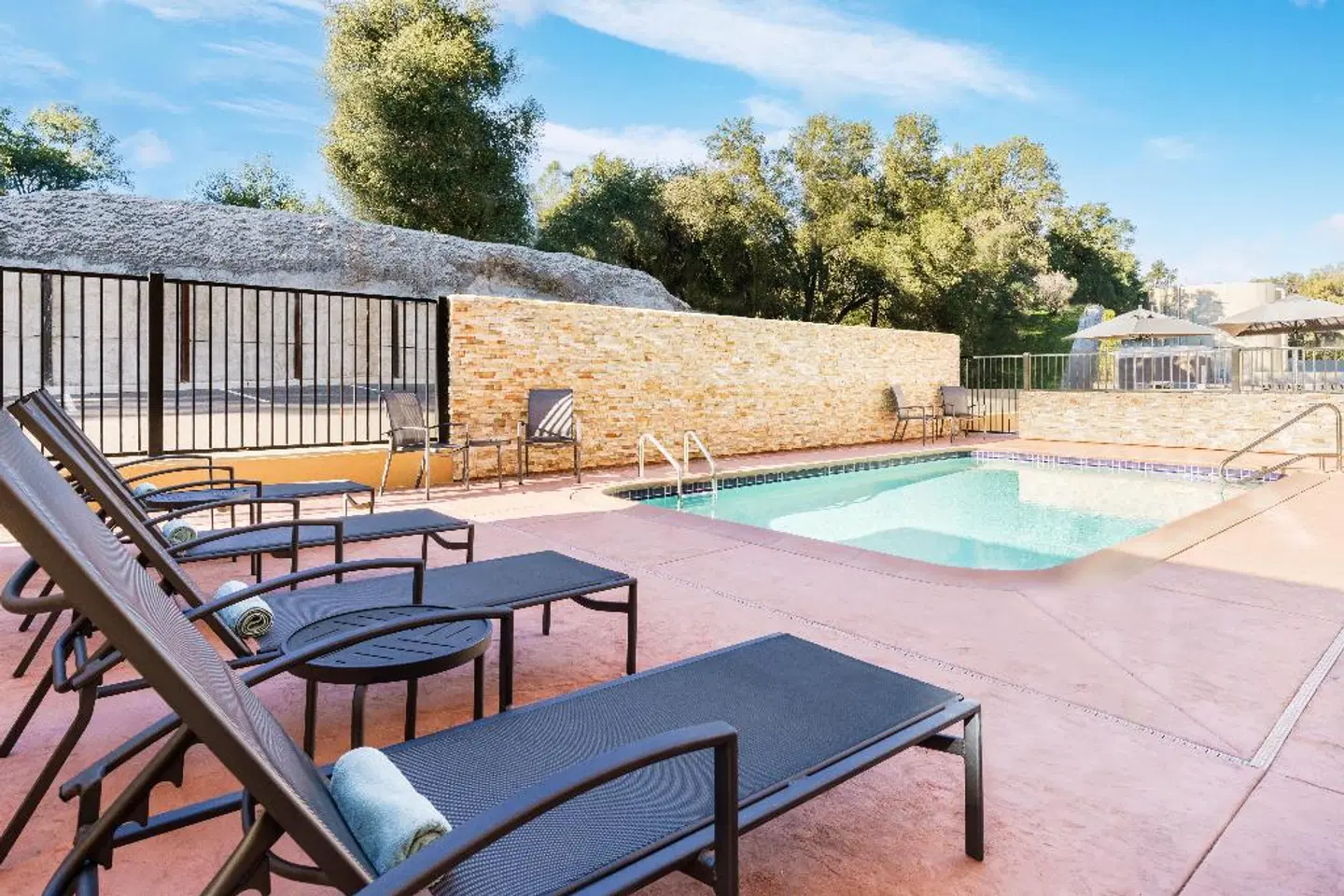 Fairfield Inn & Suites by Marriott Oakhurst Yosemite OUTDOOR_POOL