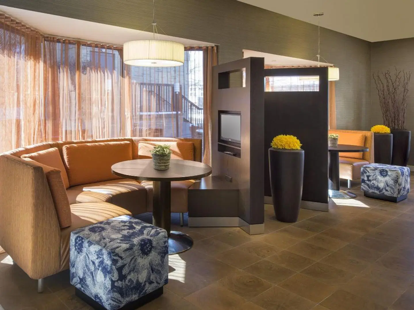 Courtyard by Marriott Grand Rapids Airport LOUNGE_LOBBY