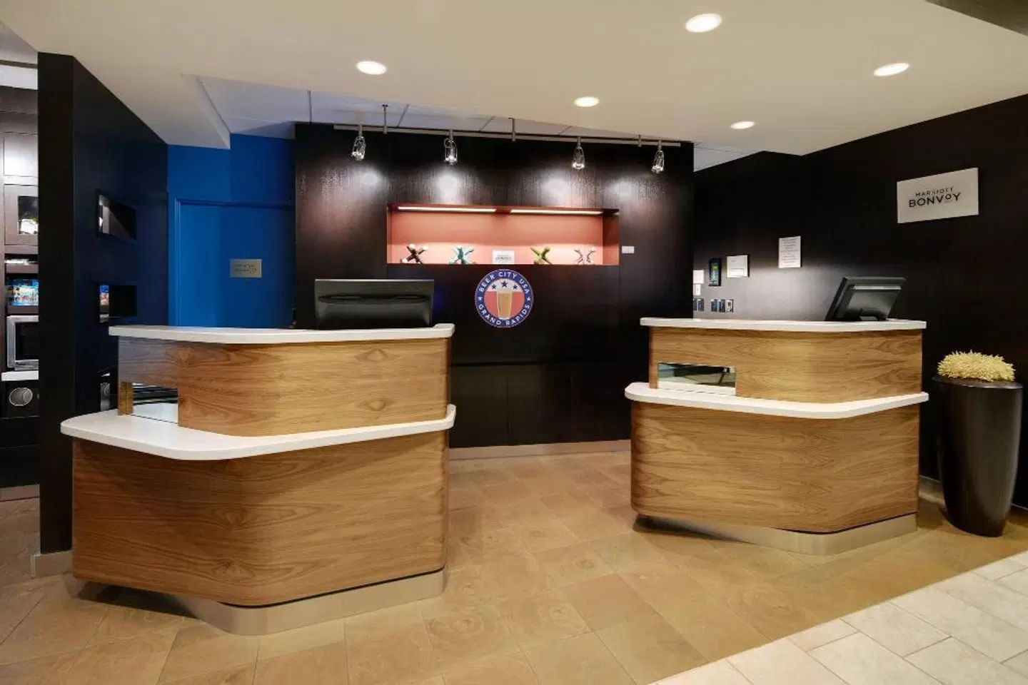 Courtyard by Marriott Grand Rapids Airport LOUNGE_LOBBY