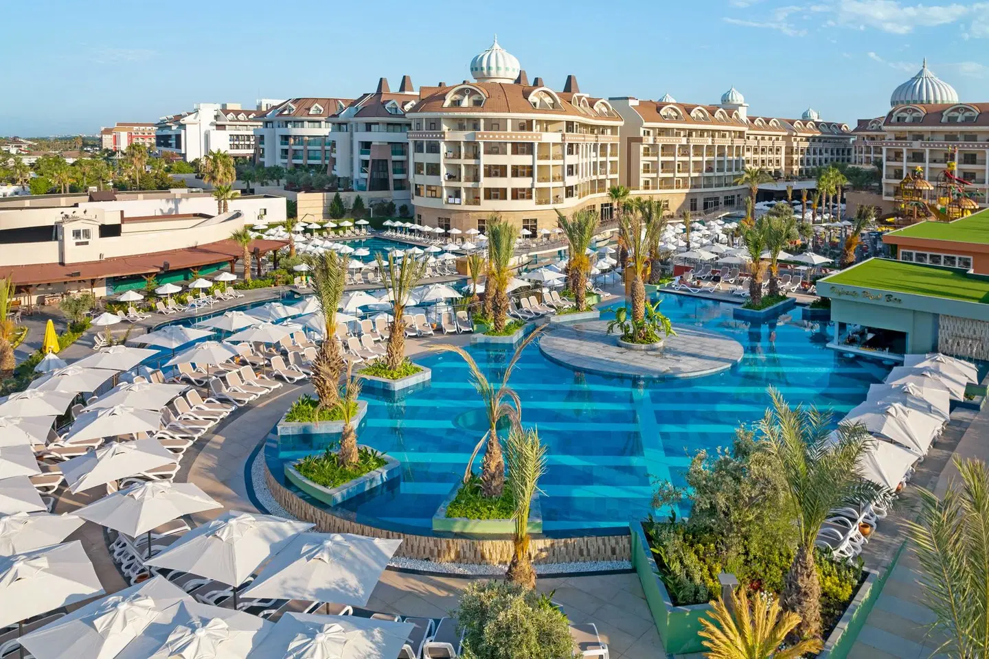 Kirman Belazur Resort & Spa OUTDOOR_POOL